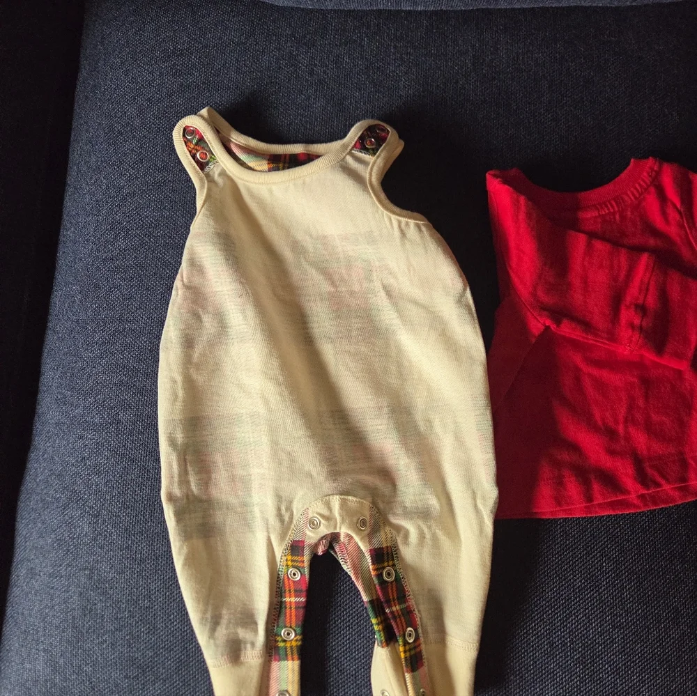 Hanna Andersson Holiday Plaid With Red Tshirt 0-3months